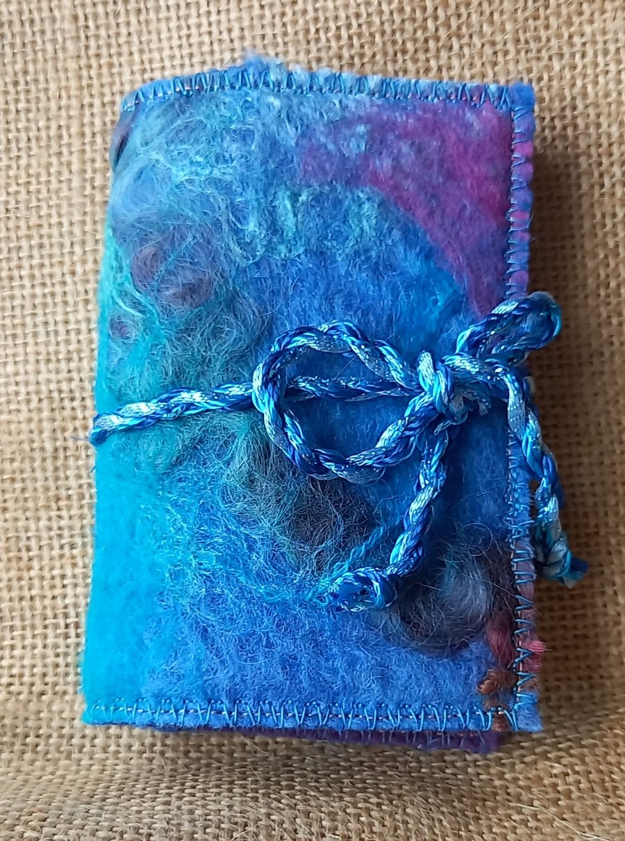 Handmade Felt Needle Case – Handmade Needle Book for Sewing Needles & Pins 