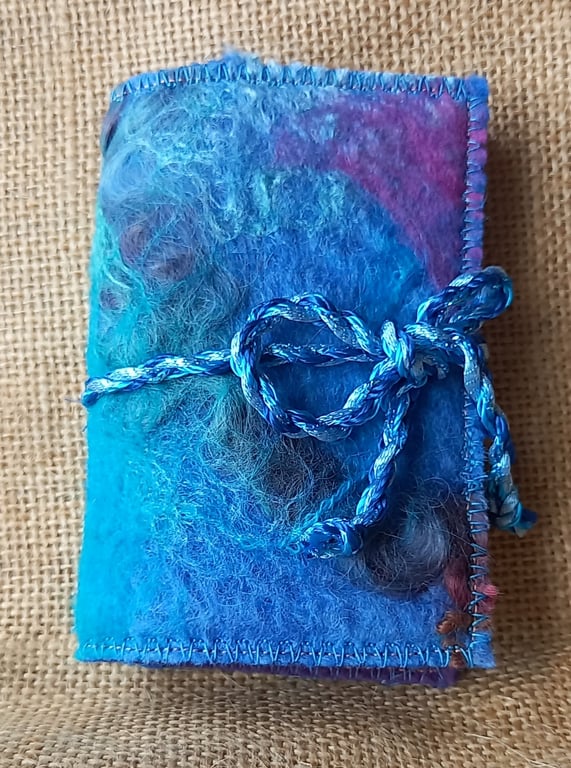 Handmade Felt Needle Case – Handmade Needle Book for Sewing Needles & Pins 