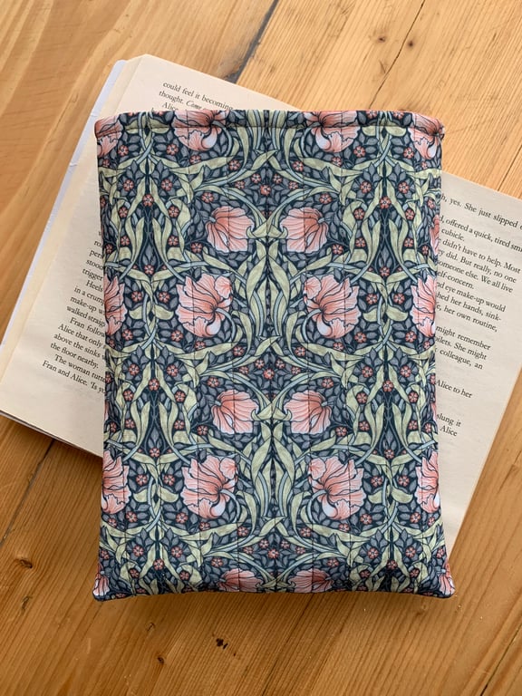 William Morris Floral Print Quilted Fabric Book Sleeve - Paperback Size