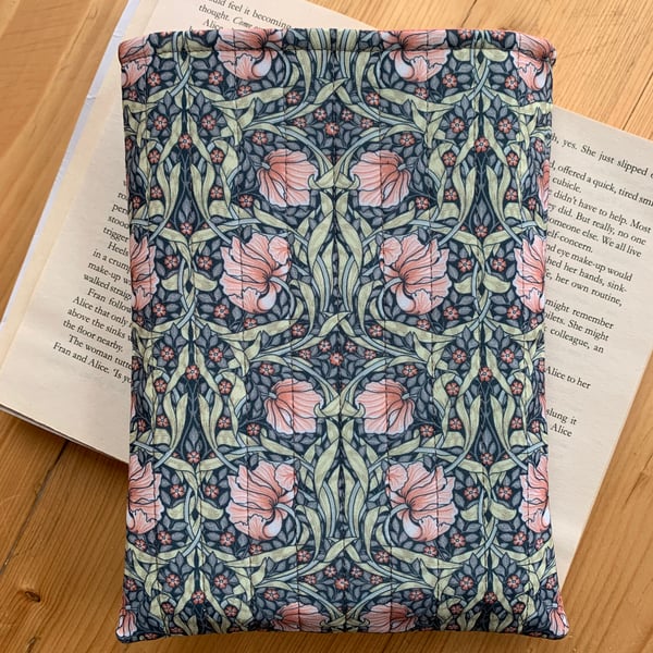 William Morris Floral Print Quilted Fabric Book Sleeve - Paperback Size