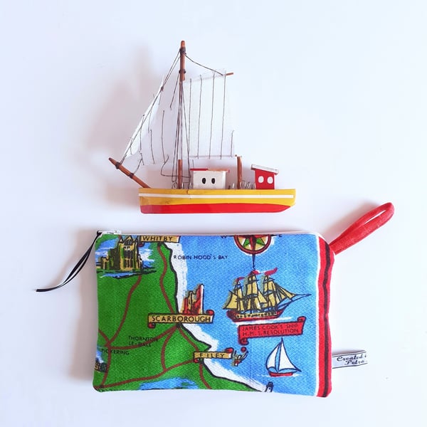 Yorkshire pouch or bag organiser upcycled from a vintage Yorkshire tea towel 