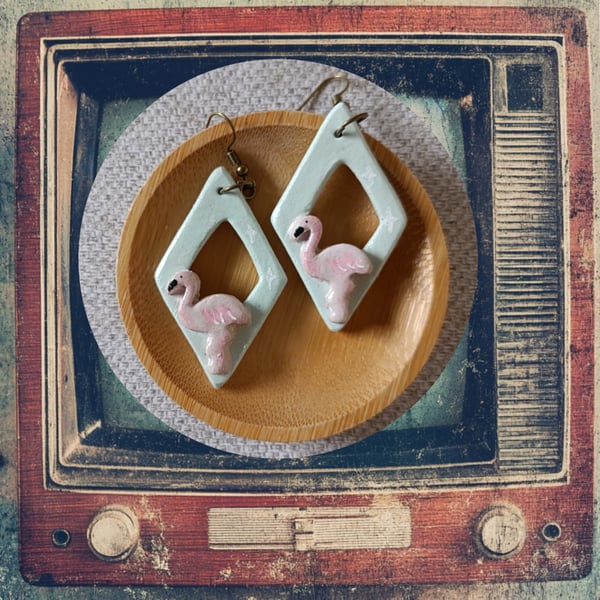 Starburst flamingo earrings 