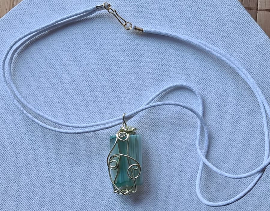 Gold, White and Green Agate pendant