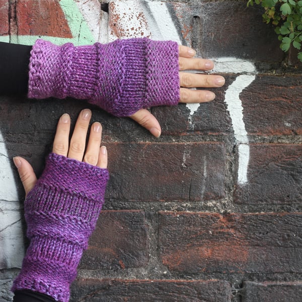 Comfy mittens in the shades purple, fingerless gloves handknit women's