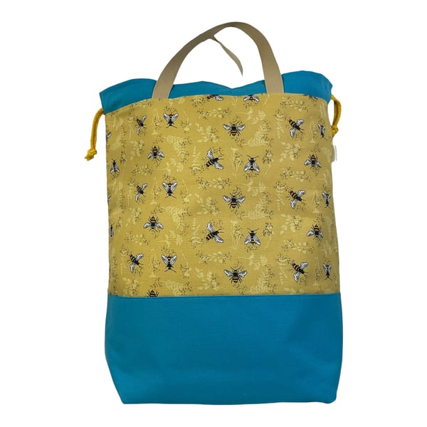 XXL drawstring knitting bag with bee print, supersized multi pockets project bag