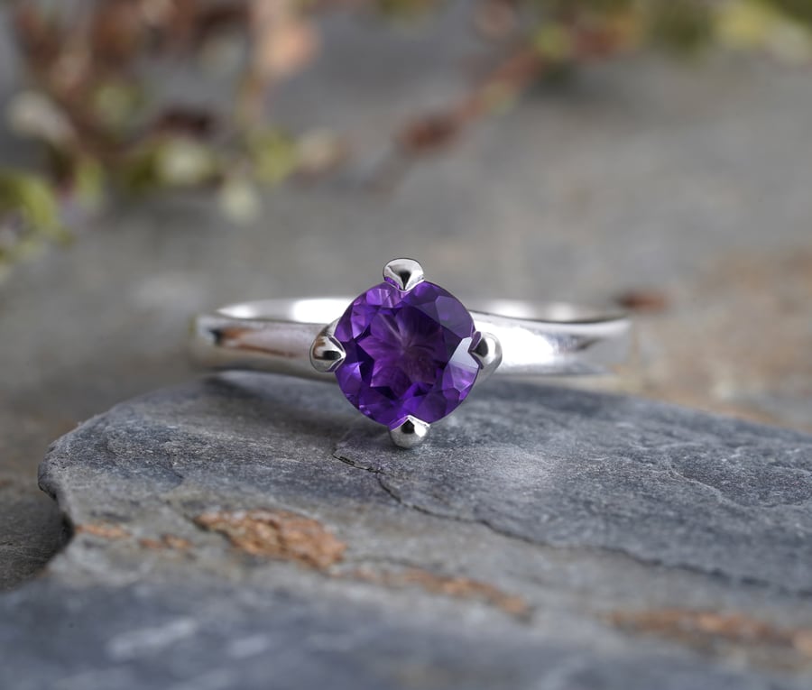 6mm Amethyst Ring in Sterling Silver UK size L