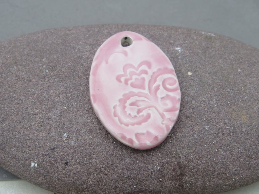 Large Shell Pink Brocade Ceramic Pendant