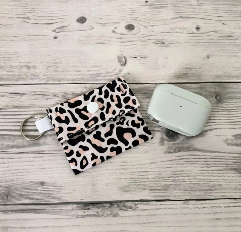 Pink Leopard Print Earphones Holder Keychain: Lip Balm Wallet for Lanyards.