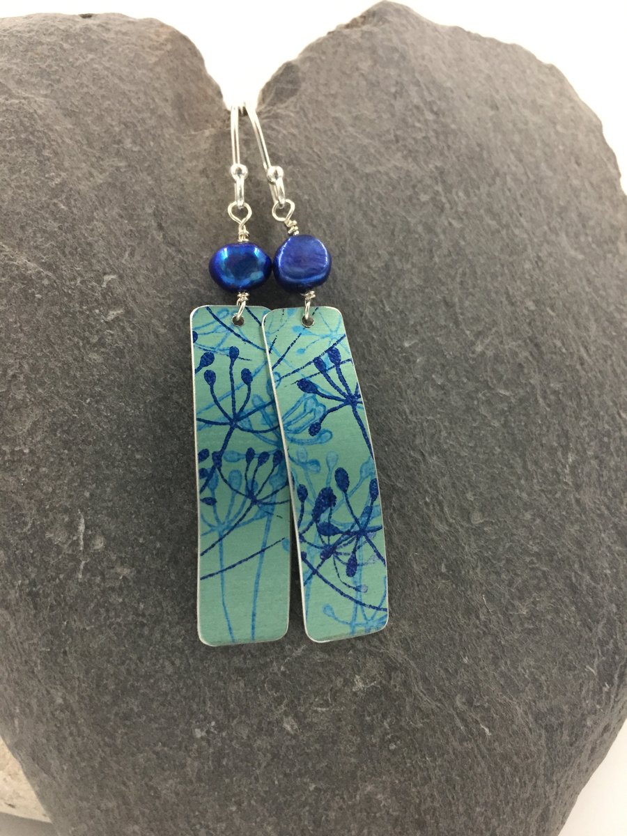 Teal and blue anodised aluminium cow parsley rectangle earrings with blue pearl 