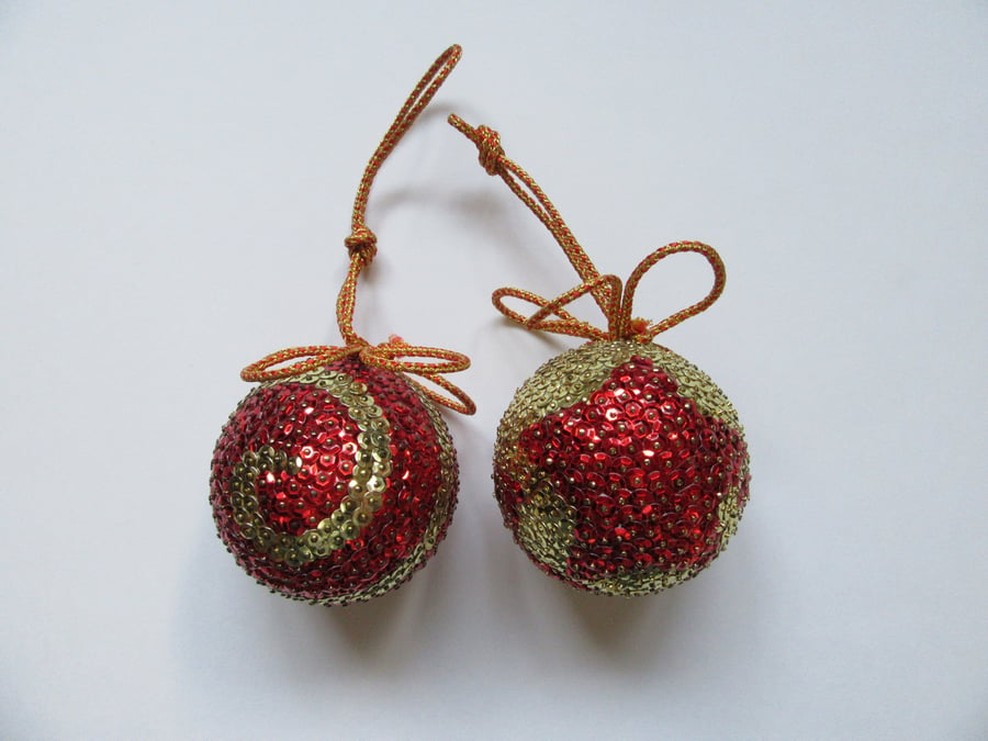 Glittery sequin Christmas tree baubles