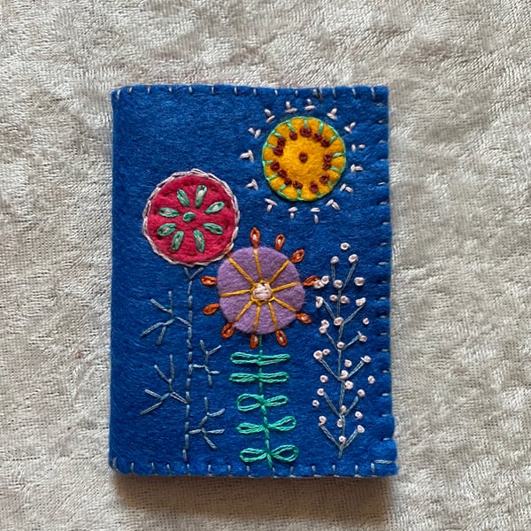 Needle Case - Felt embellished Hand sewing needle case