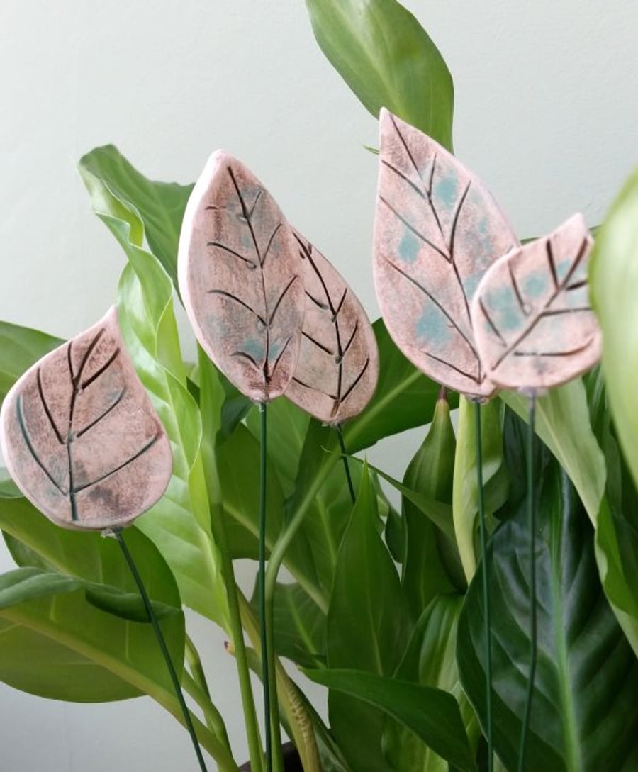 Set of 5 Ceramic Leaf Planter Decorations