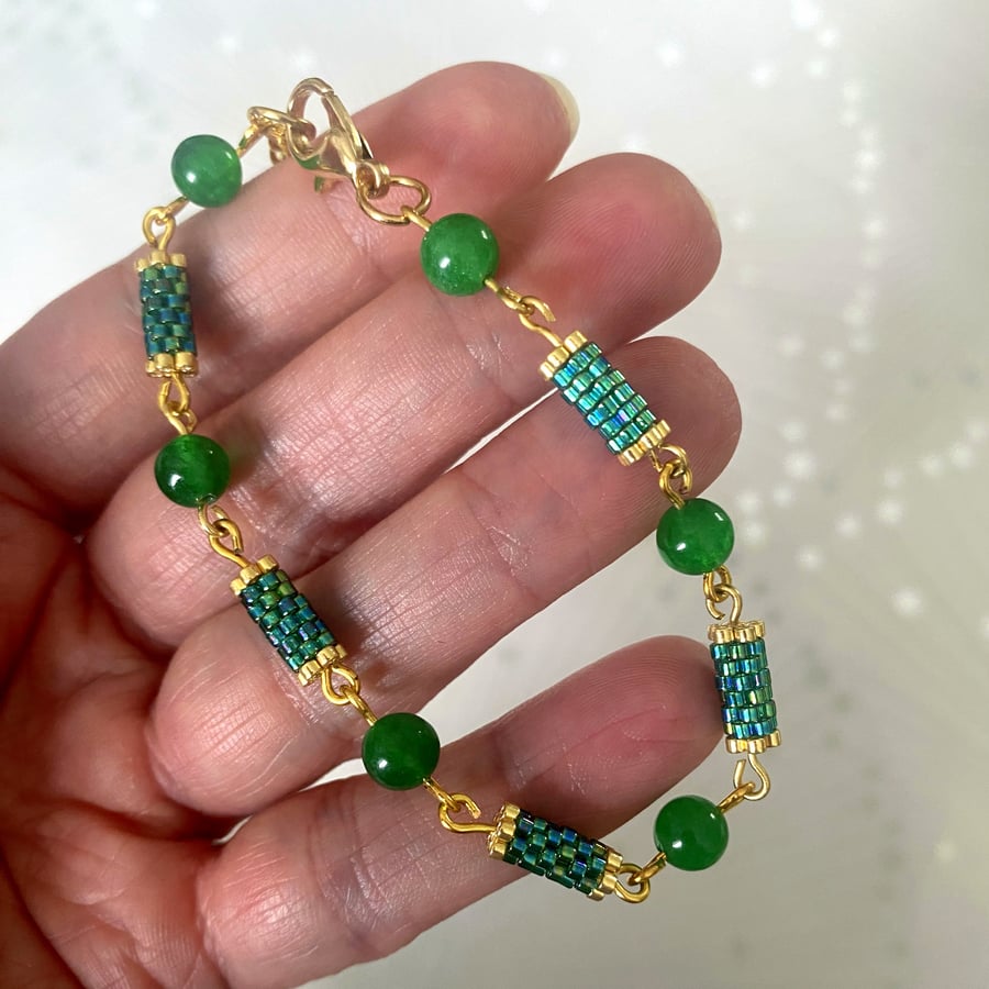 Handmade green chalcedony and gold beaded bracelet, Artisan gift for her
