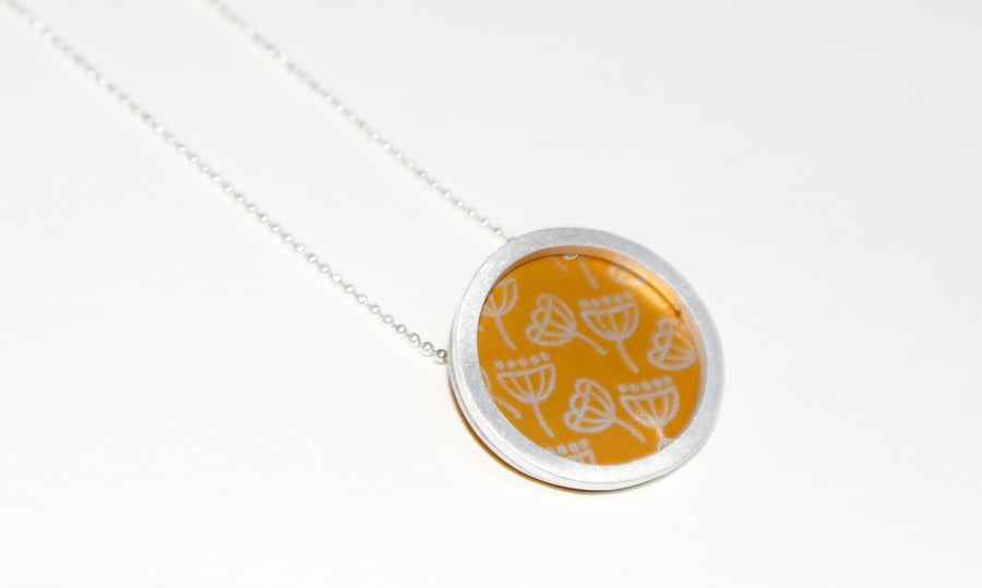 Silver and gold circle necklace - seed head pattern