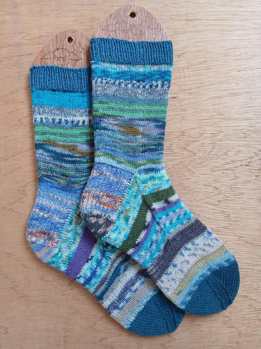 Socks, hand knitted, MEDIUM, adult size 5-6, MULTICOLOURED