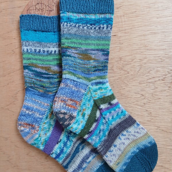 Socks, hand knitted, MEDIUM, adult size 5-6, MULTICOLOURED