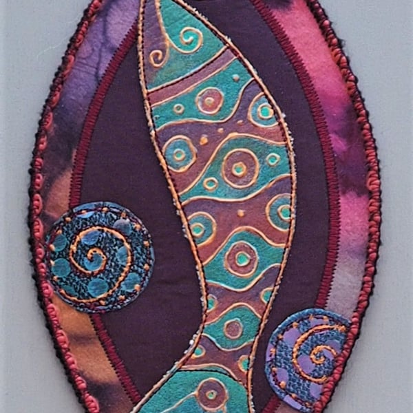 FSP009 - Fish Shield Wallhanging - aubergine - teal green - copper - 22.5cm (9")