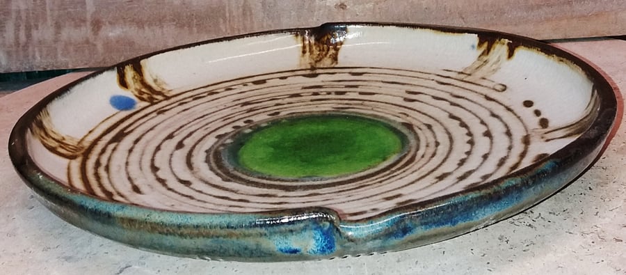 Spiral decorated ceramic dish