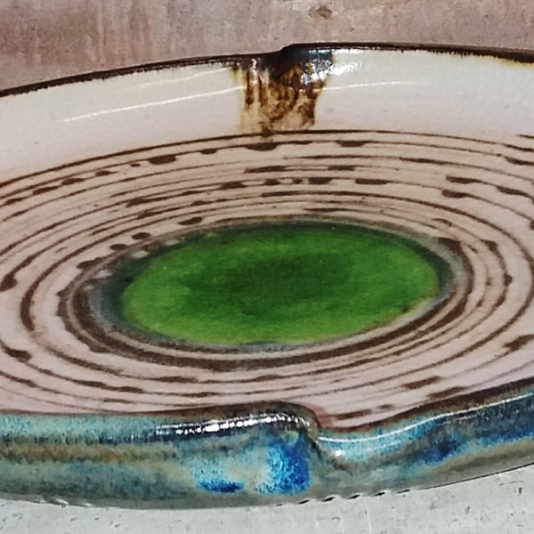 Spiral decorated ceramic dish