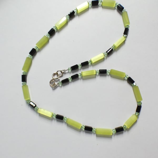 Art deco style lime green and black single strand necklace