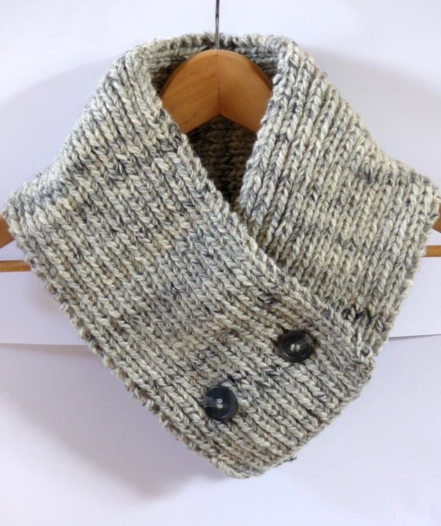 Seconds Sunday - Hand Knitted Neckwarmer