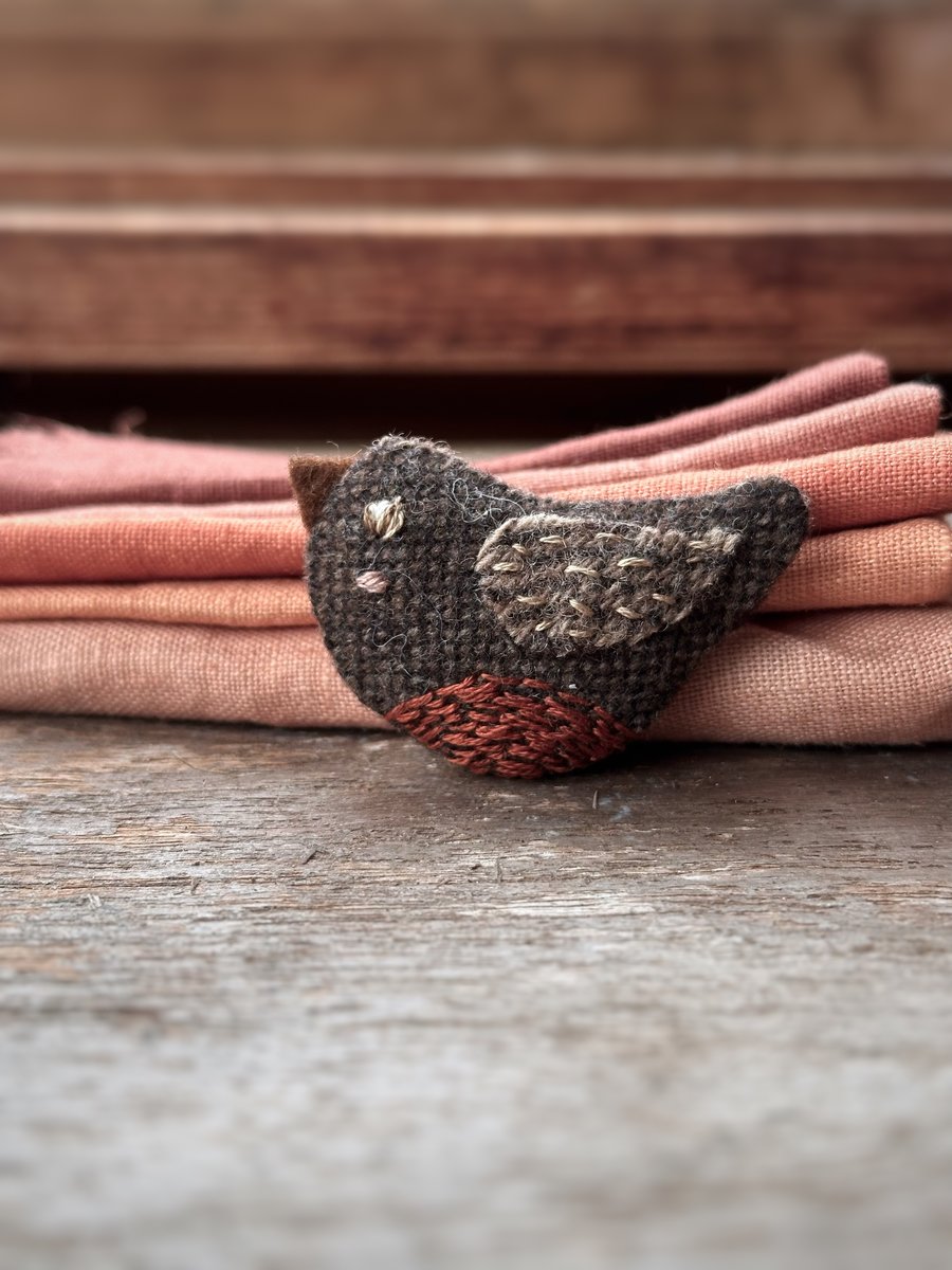 Song bird - embroidered wool brooch