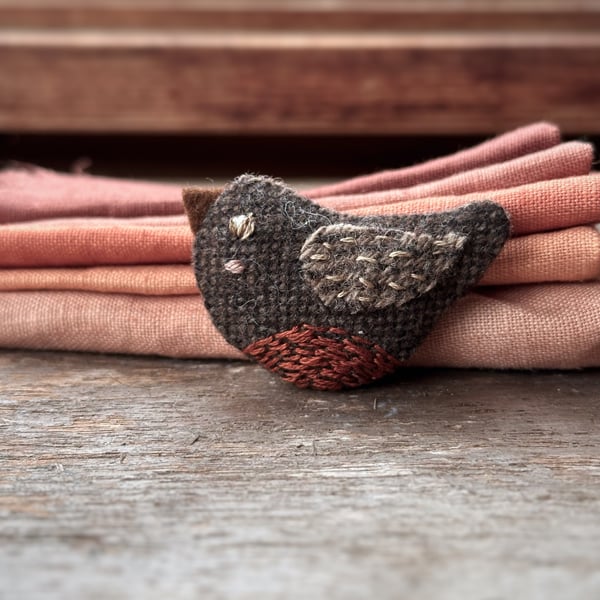 Song bird - embroidered wool brooch