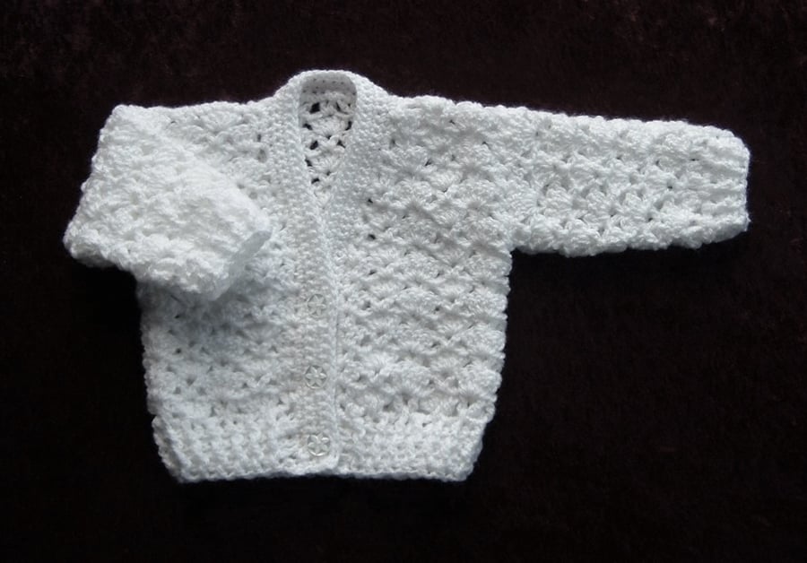 white crocheted baby cardigan (ref 308)