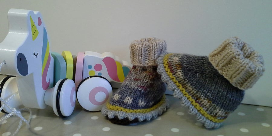 Unisex Baby Booties  0-6 months size