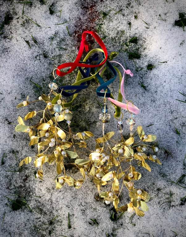 Bunch of Brass Mistletoe