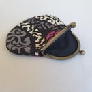 Large kiss clasp purse, geometric