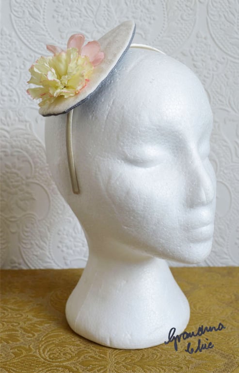 Handmade Fascinator 'Vanilla'