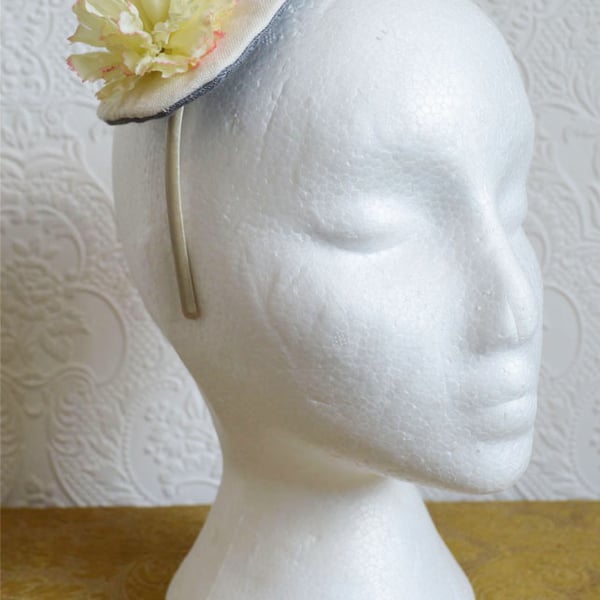 Handmade Fascinator 'Vanilla'