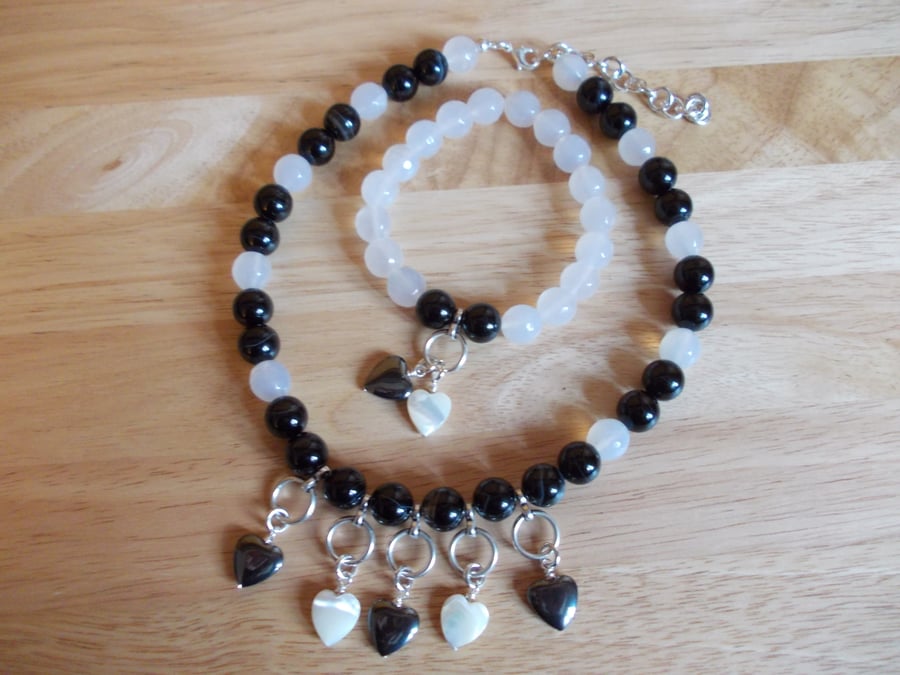 Monochrome heart charm necklace and bracelet set