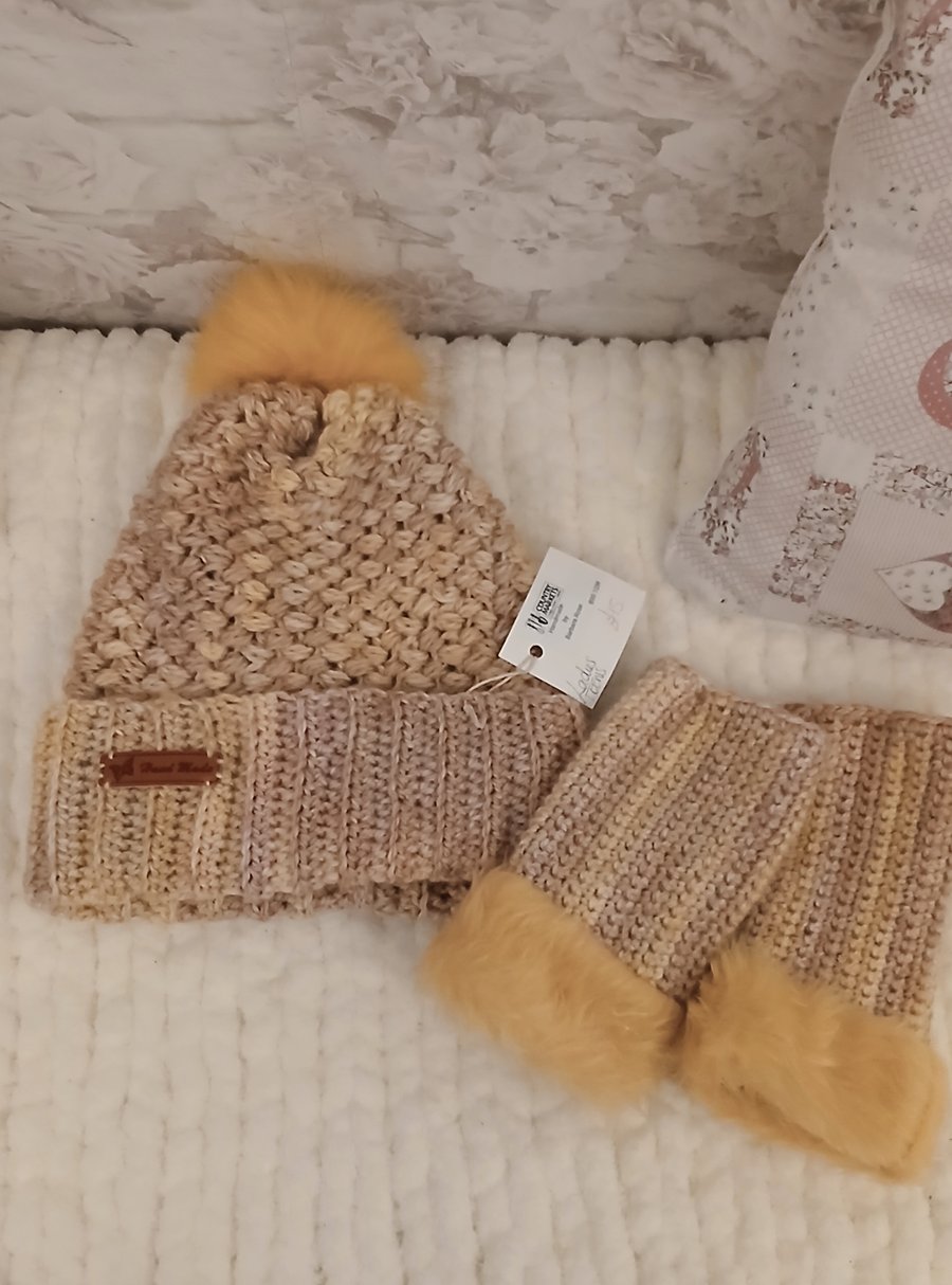 Crochet bobble wool hat with gloves Acylic hat handmade. Uk only postage