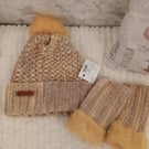 Crochet bobble wool hat with gloves Acylic hat handmade. Uk only postage