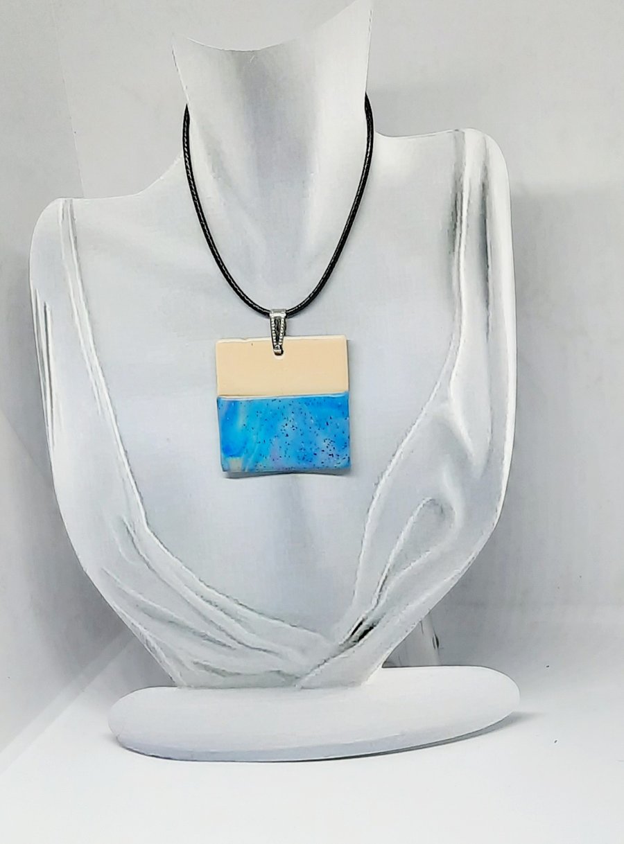Marble and cream pendant necklace 