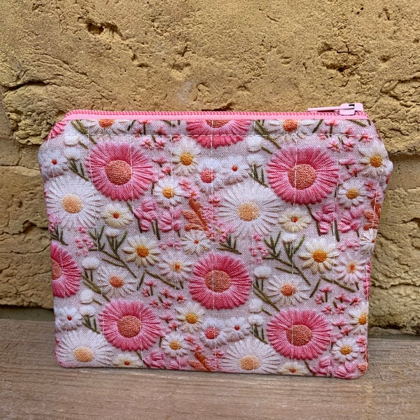 Daisy Print Quilted Fabric Midi Purse