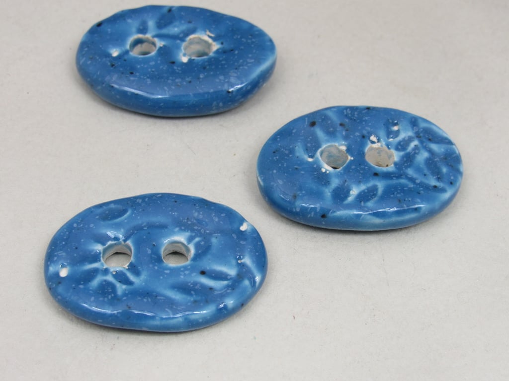 3 Medium Oval Cornflower Blue Leaf Pattern Ceramic Buttons