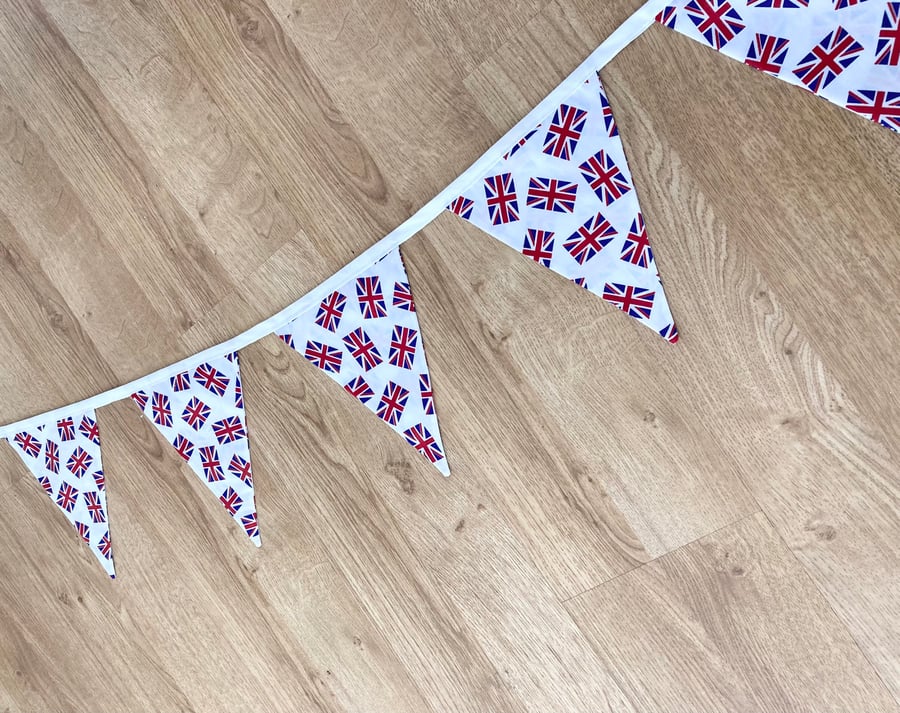 Union Jack bunting. Double sided polycotton fabric. 1 meter, 5 flags