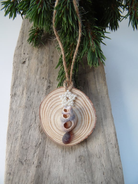 Sea Shell Christmas Tree with White Beaded Star Christmas Decoration T080