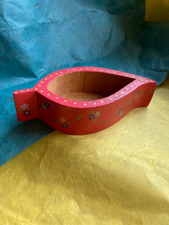 Up cycled wooden hand painted leaf dish