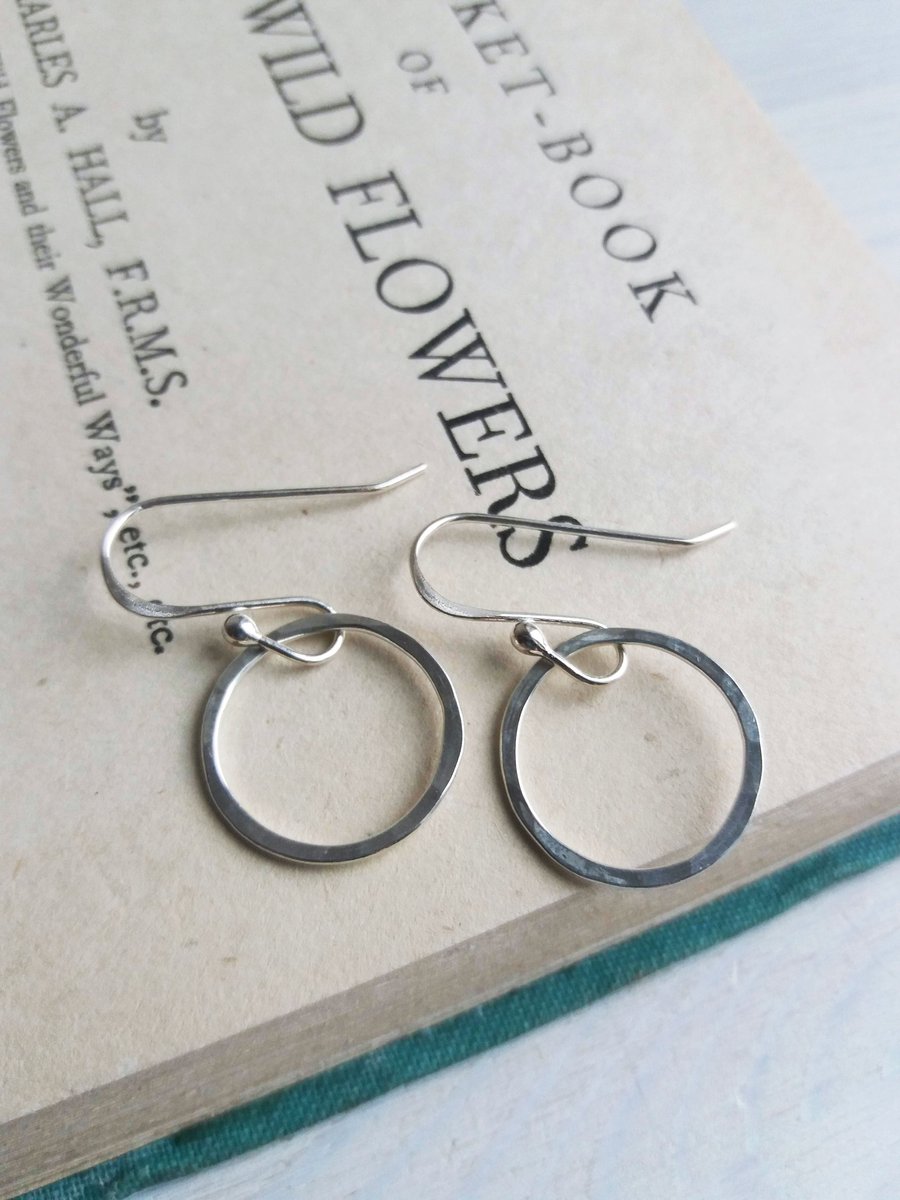 Simple Sterling Silver Circle earrings - minimalist jewellery - hammered texture