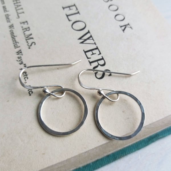 Simple Sterling Silver Circle earrings - minimalist jewellery - hammered texture