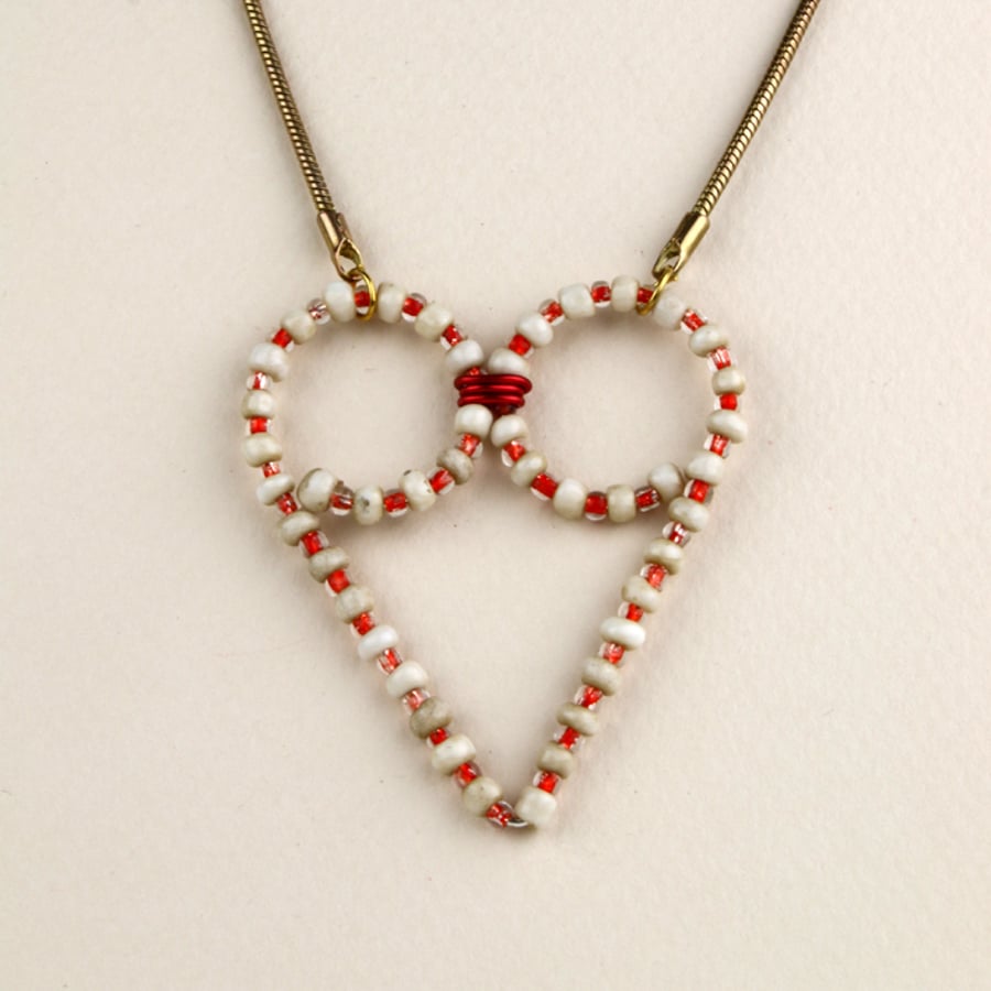 W003 WIRE HEART & BEAD NECKLACE