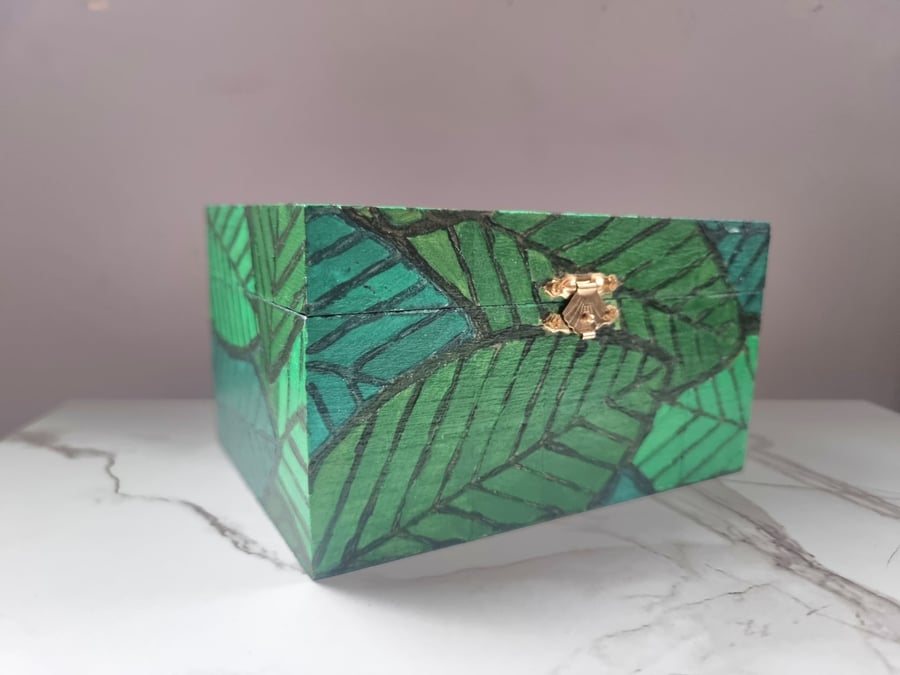 Green Leaf Trinket Box with Transparent Lid - Folksy