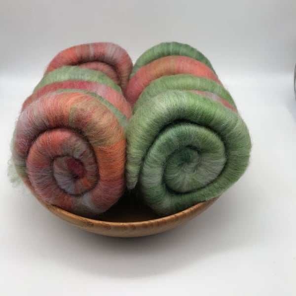 Rose Meadow Hand Blended Rolags Merino & Corriedale - 100g