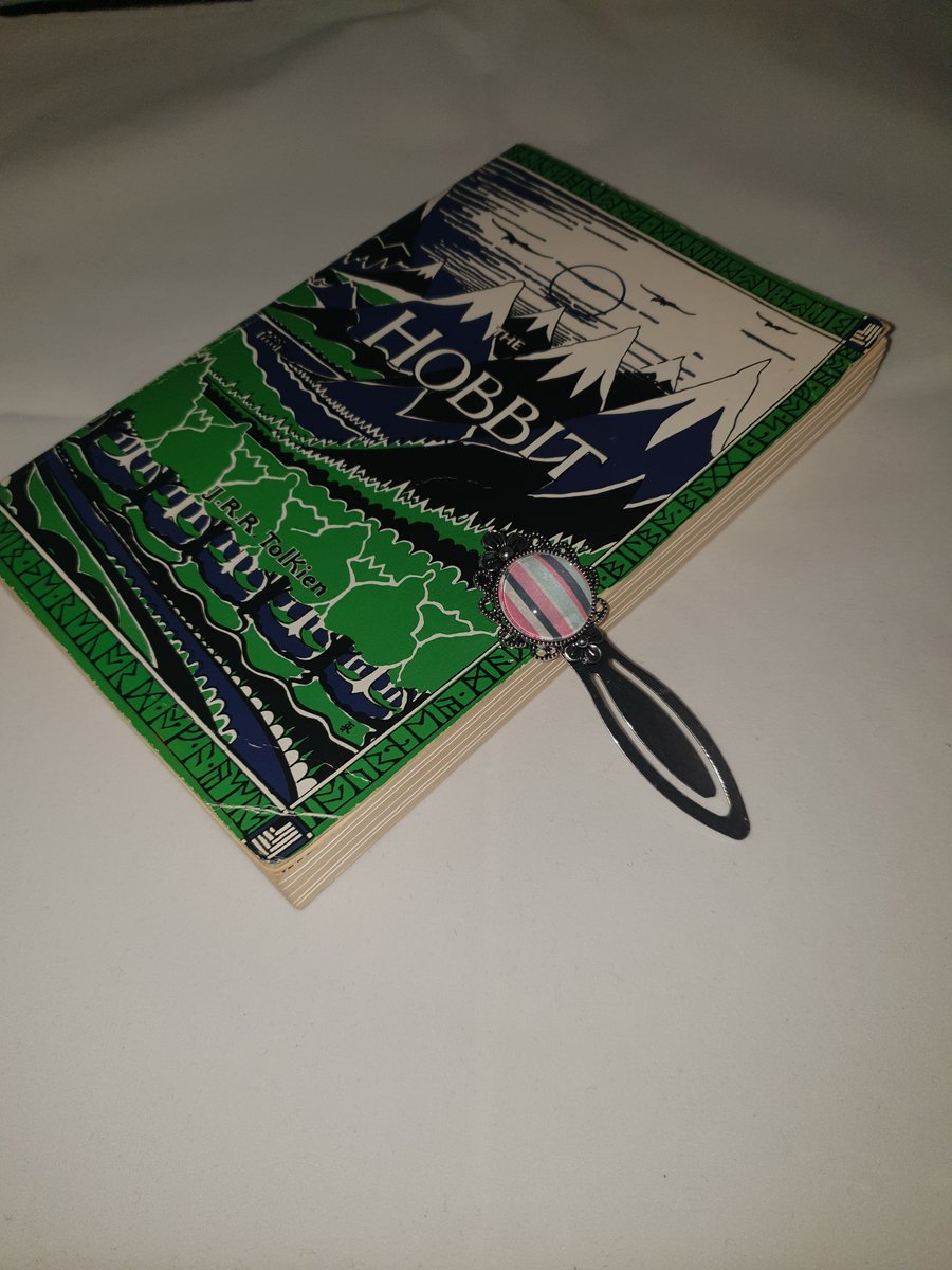 Metal bookmark with flower image
