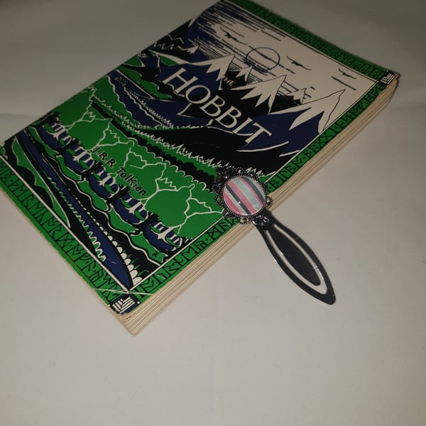 Metal bookmark with flower image