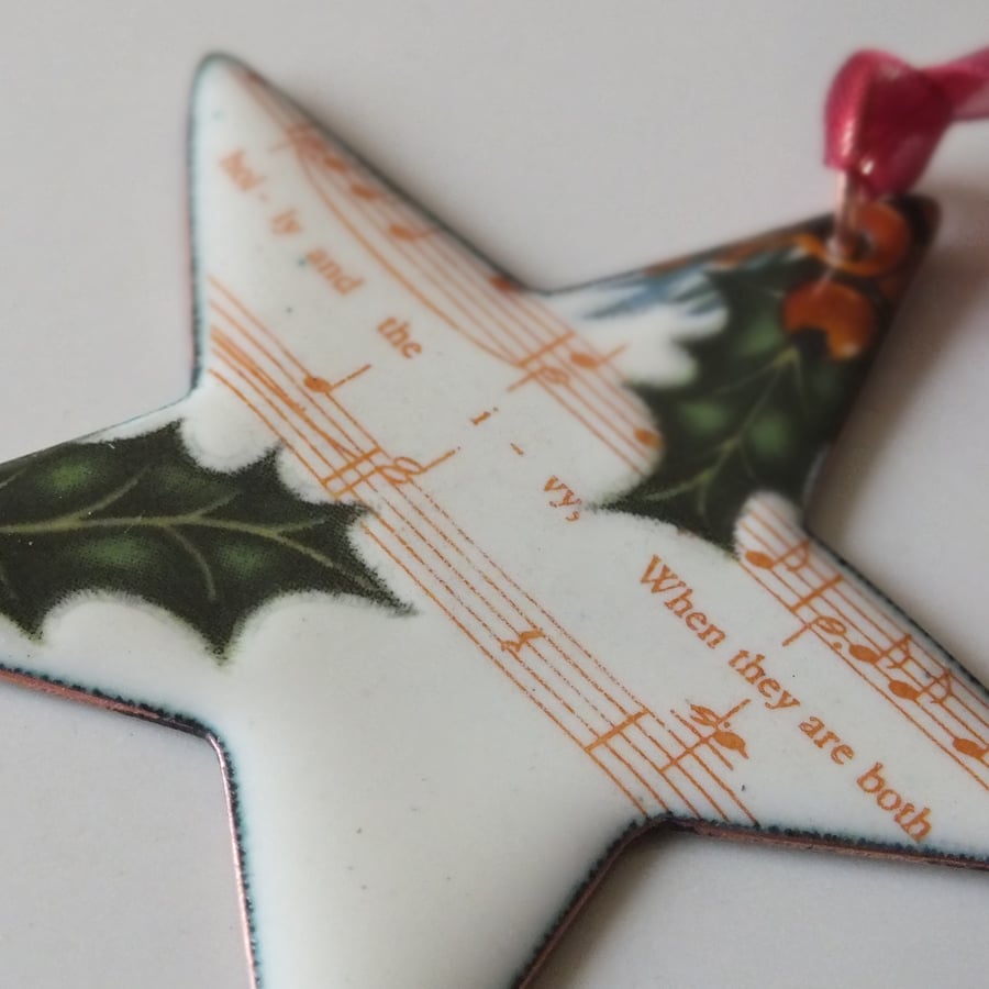 Enamelled copper star - Holly and Ivy